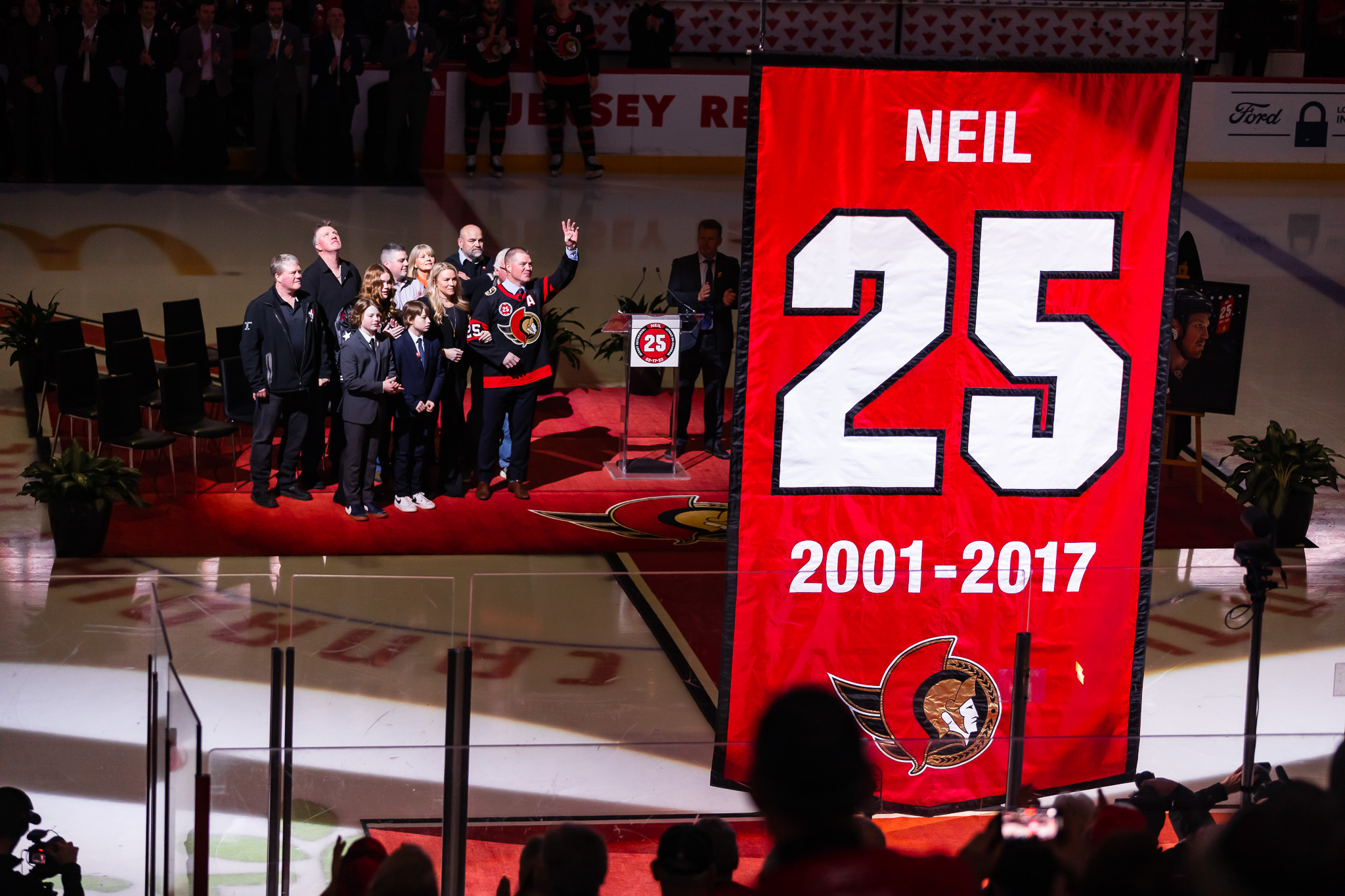 Chris Neil's No. 25 raised to the rafters by Ottawa Senators